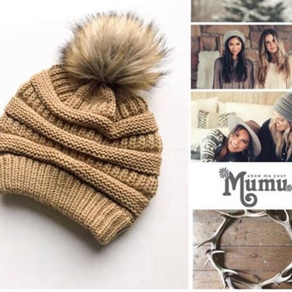 Show Me Your MuMu Accessories - NWT Show Me Your MuMu Gray Heidi Fur Pom Pom Hat